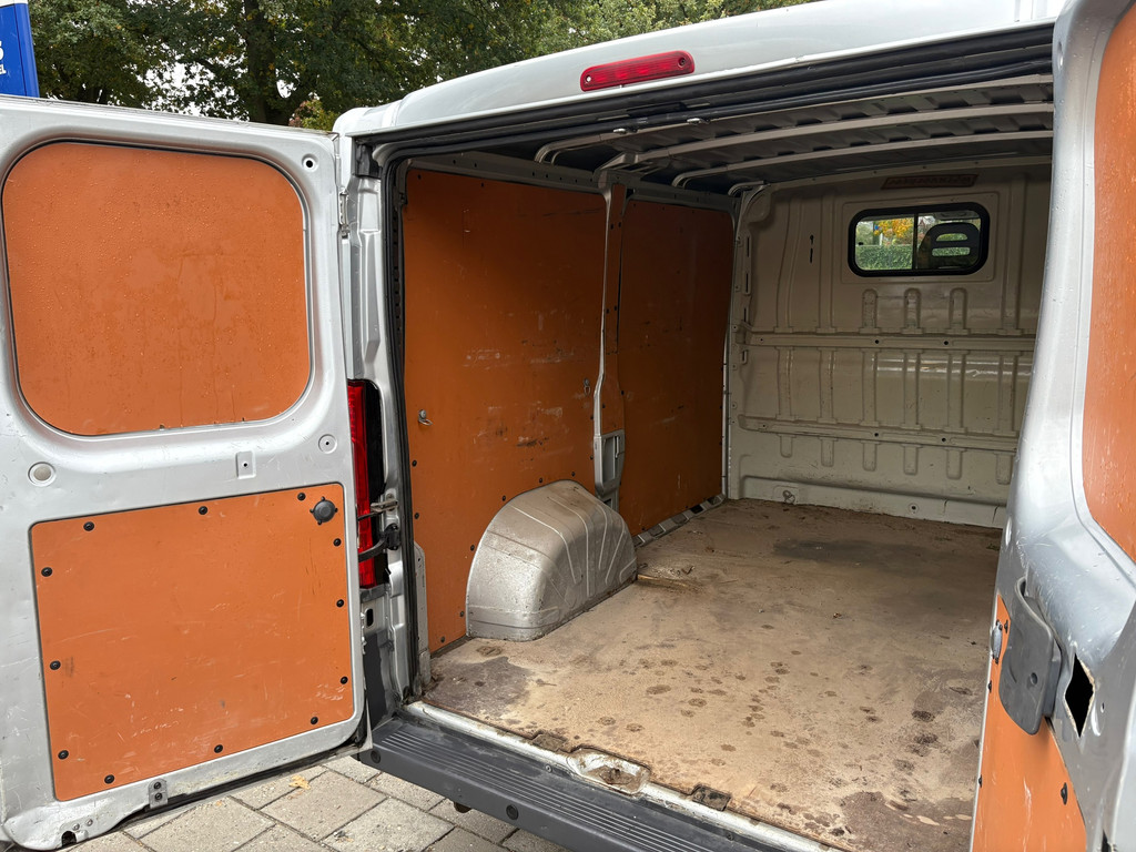 Fiat Ducato 30 2.3 MultiJet|120PK|NAP|airconditioning|trekhaak met 2500KG trekgewicht|3 zitplaatsen|bluetooth|radio 9