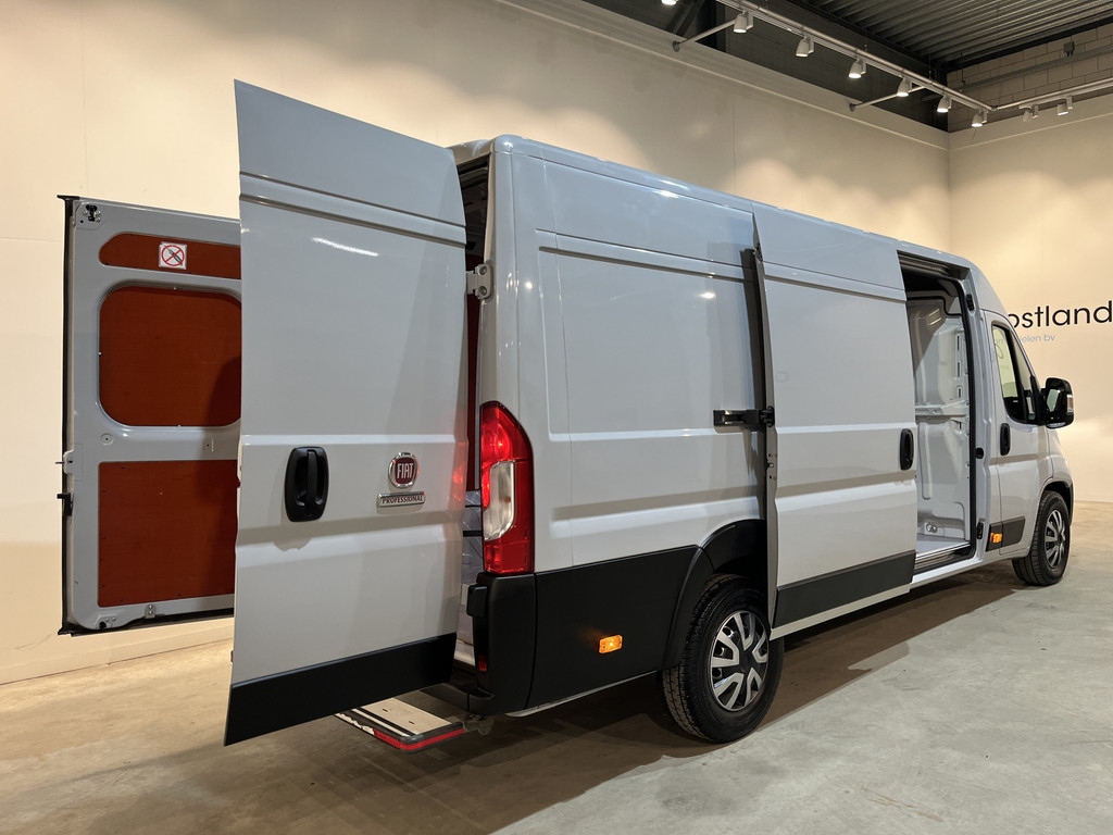 Fiat Ducato 35 2.2 MultiJet L4H2 Maxi 140 PK Automaat / Euro 6 / Airco / CarPlay / Camera / Cruise Control / 3.000 KG Trekgewicht / 3-Zits / 51.300 KM !! 18