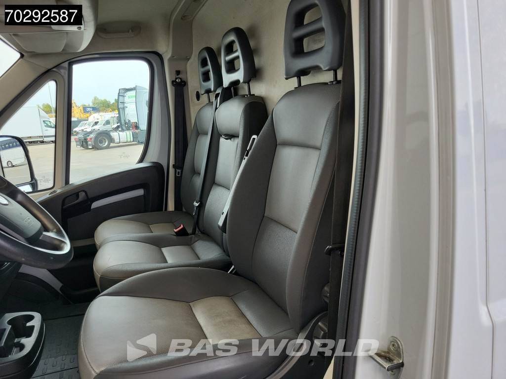 Fiat Ducato 140pk L3H2 Trekhaak Navi Airco Cruise Camera Parkeersensoren Euro6 L3 13m3 Airco Trekhaak Cruise control 10