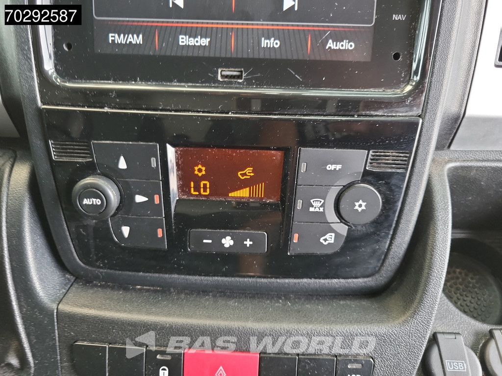 Fiat Ducato 140pk L3H2 Trekhaak Navi Airco Cruise Camera Parkeersensoren Euro6 L3 13m3 Airco Trekhaak Cruise control 15