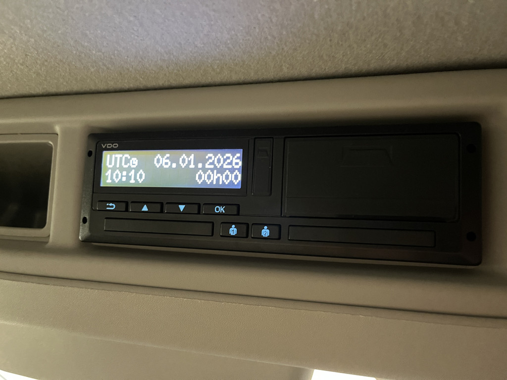 Ford E-Transit 350 L2H2 Trend 68 kWh / 100% Elektrisch !! / Airco / Cruise Control / CarPlay / Camera / Navigatie / 3-Zits / 10.000 KM !! 15