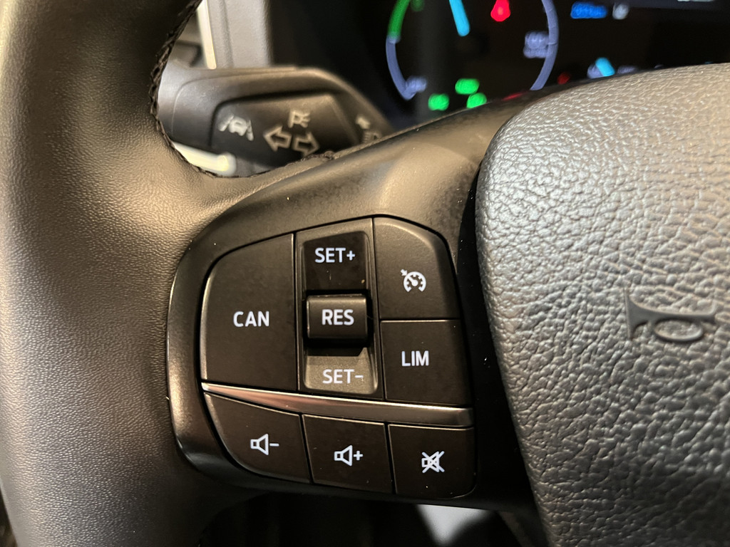 Ford E-Transit 350 L2H2 Trend 68 kWh / 100% Elektrisch !! / Airco / Cruise Control / CarPlay / Camera / Navigatie / 3-Zits / 12.000 KM !! 11