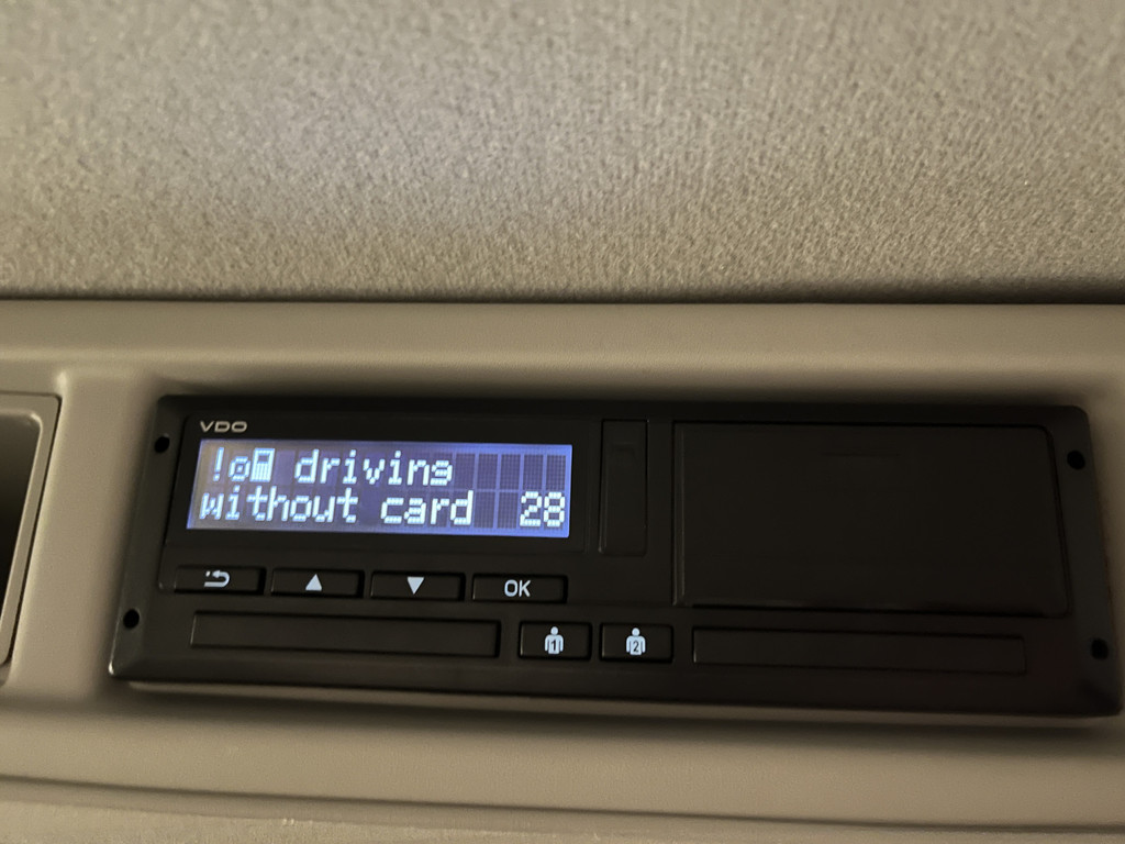 Ford E-Transit 350 L2H2 Trend 68 kWh / 100% Elektrisch !! / Airco / Cruise Control / CarPlay / Camera / Navigatie / 3-Zits / 12.000 KM !! 14
