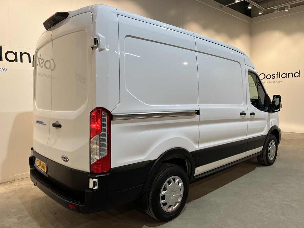 Ford E-Transit 350 L2H2 Trend 68 kWh / 100% Elektrisch !! / Airco / Cruise Control / CarPlay / Camera / Navigatie / 3-Zits / 12.000 KM !! 20
