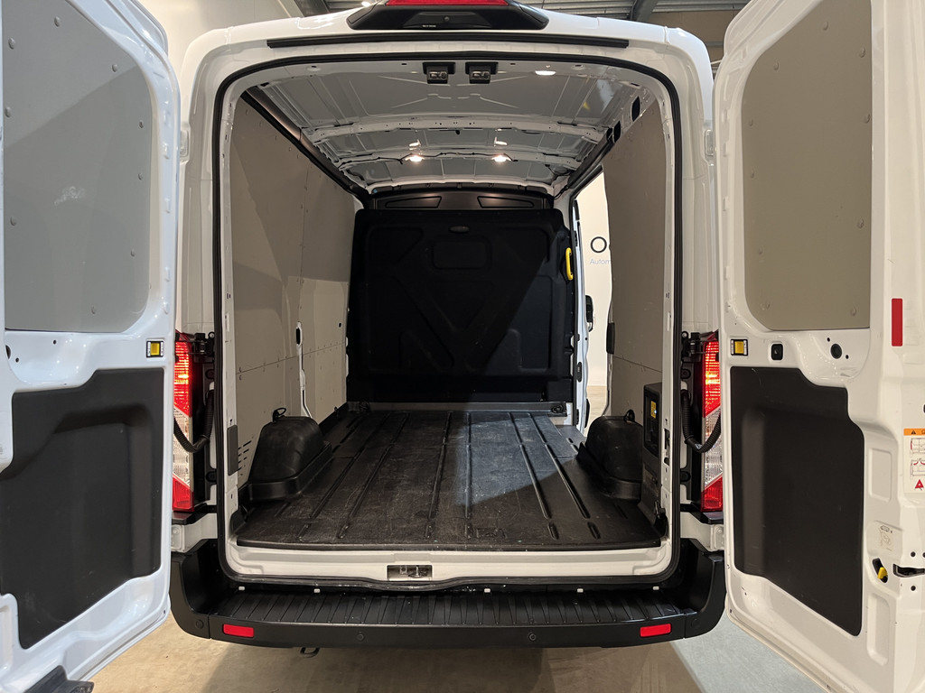 Ford E-Transit 350 L2H2 Trend 68 kWh / 100% Elektrisch !! / Airco / Cruise Control / CarPlay / Camera / Navigatie / 3-Zits / 12.000 KM !! 5