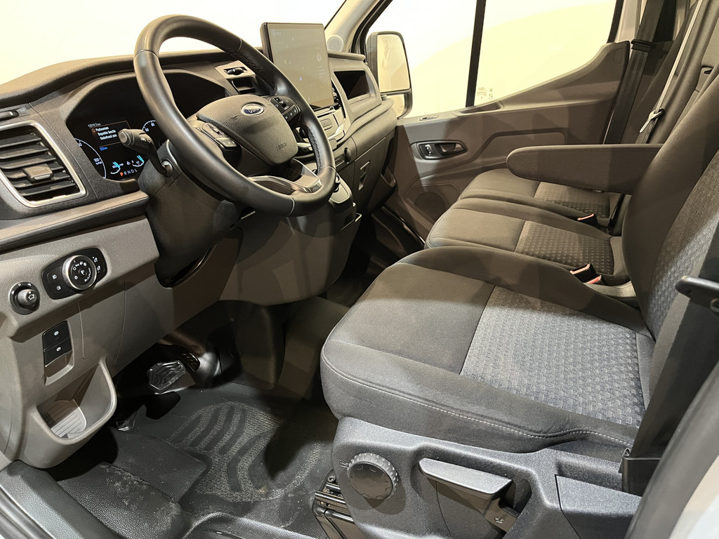 Ford E-Transit 350 L2H2 Trend 68 kWh / 100% Elektrisch !! / Airco / Cruise Control / CarPlay / Camera / Navigatie / 3-Zits / 12.000 KM !! 6
