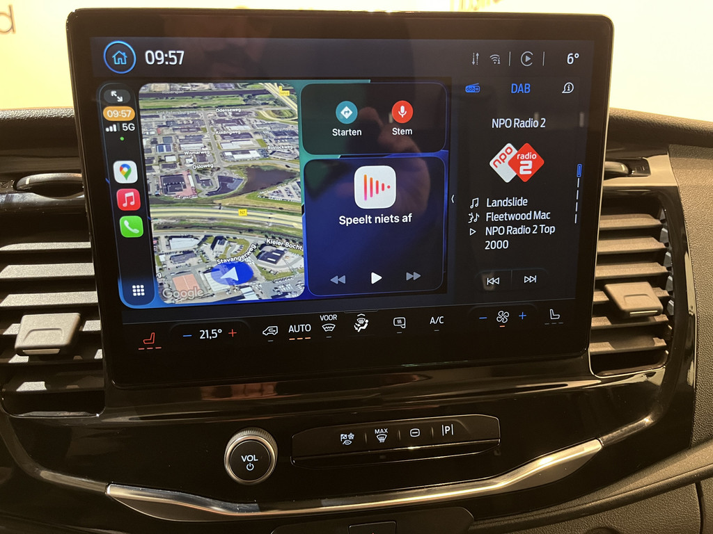 Ford E-Transit 350 L2H2 Trend 68 kWh / 100% Elektrisch !! / Airco / Cruise Control / CarPlay / Camera / Navigatie / 3-Zits / 12.000 KM !! 9