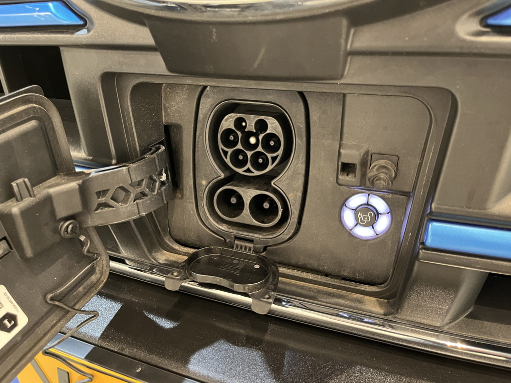 Ford E-Transit 350 L2H2 Trend 68 kWh / 100% Elektrisch !! / Airco / Cruise Control / CarPlay / Camera / Navigatie / 3-Zits / 12.200 KM !! 14