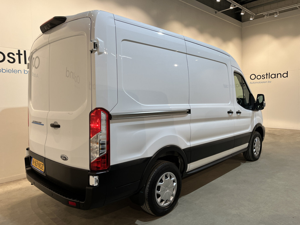 Ford E-Transit 350 L2H2 Trend 68 kWh / 100% Elektrisch !! / Airco / Cruise Control / CarPlay / Camera / Navigatie / 3-Zits / 12.200 KM !! 15