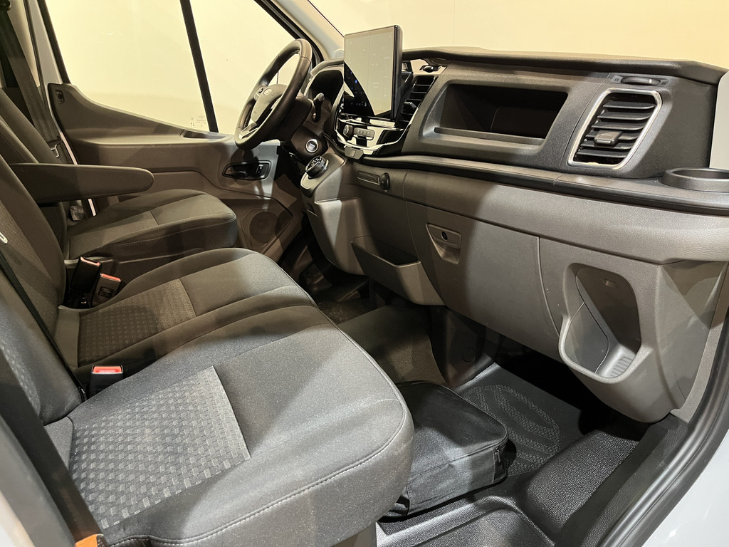 Ford E-Transit 350 L2H2 Trend 68 kWh / 100% Elektrisch !! / Airco / Cruise Control / CarPlay / Camera / Navigatie / 3-Zits / 12.200 KM !! 17