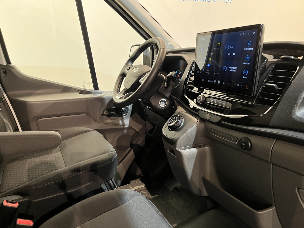 Ford E-Transit 350 L2H2 Trend 68 kWh / 100% Elektrisch !! / Airco / Cruise Control / CarPlay / Camera / Navigatie / 3-Zits / 12.200 KM !! 18