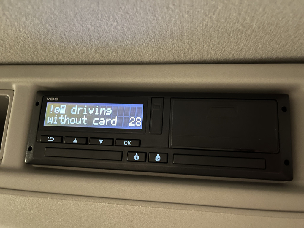 Ford E-Transit 350 L2H2 Trend 68 kWh / 100% Elektrisch !! / Airco / Cruise Control / CarPlay / Camera / Navigatie / 3-Zits / 12.200 KM !! 19