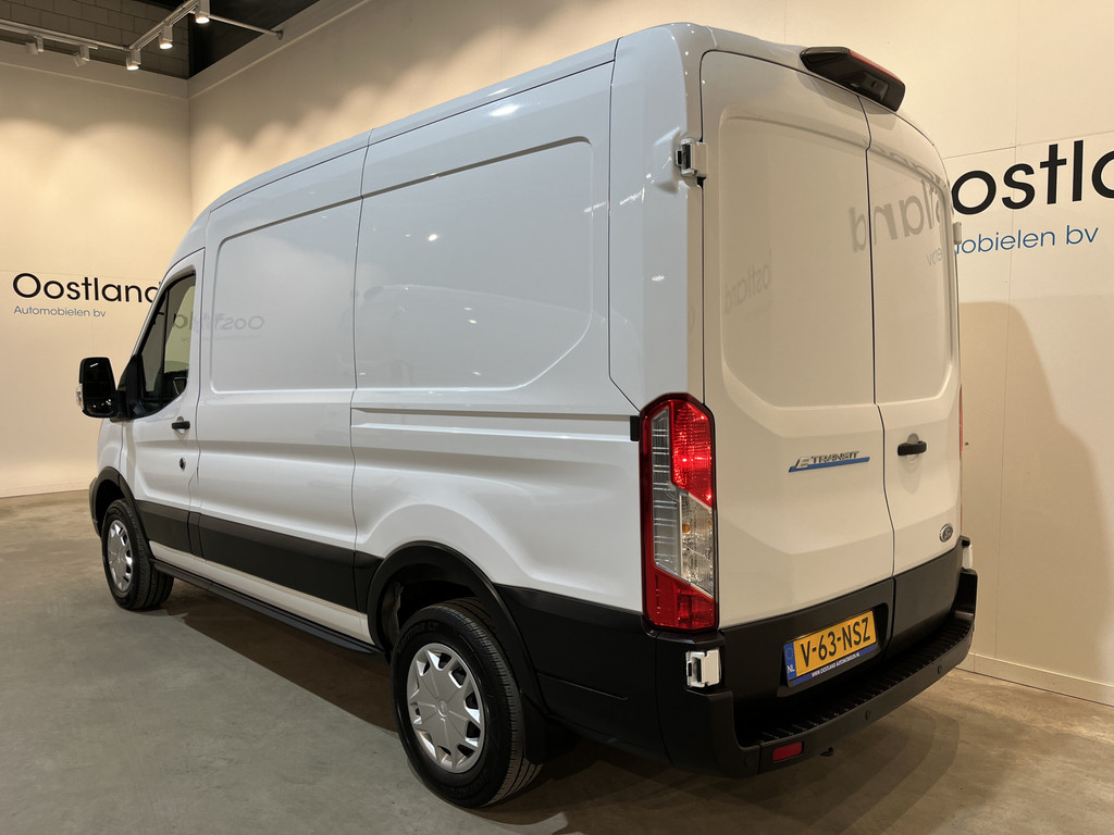 Ford E-Transit 350 L2H2 Trend 68 kWh / 100% Elektrisch !! / Airco / Cruise Control / CarPlay / Camera / Navigatie / 3-Zits / 12.200 KM !! 3
