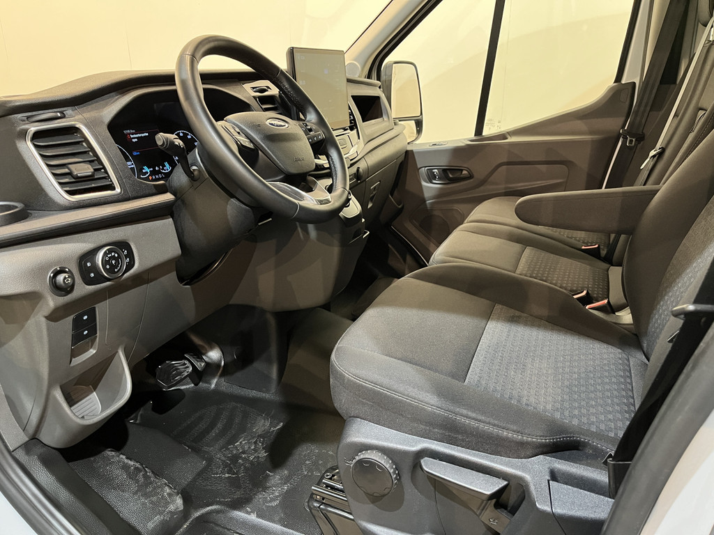 Ford E-Transit 350 L2H2 Trend 68 kWh / 100% Elektrisch !! / Airco / Cruise Control / CarPlay / Camera / Navigatie / 3-Zits / 12.200 KM !! 4