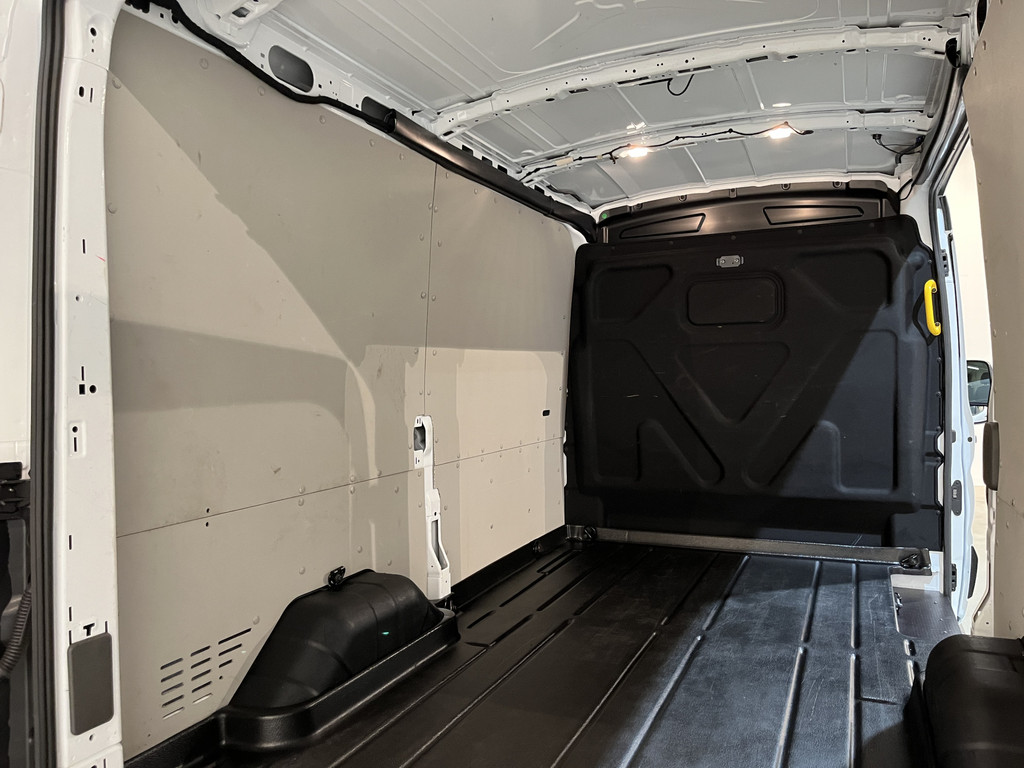 Ford E-Transit 350 L2H2 Trend 68 kWh / 100% Elektrisch !! / Airco / Cruise Control / CarPlay / Camera / Navigatie / 3-Zits / 5.300 KM !! 16