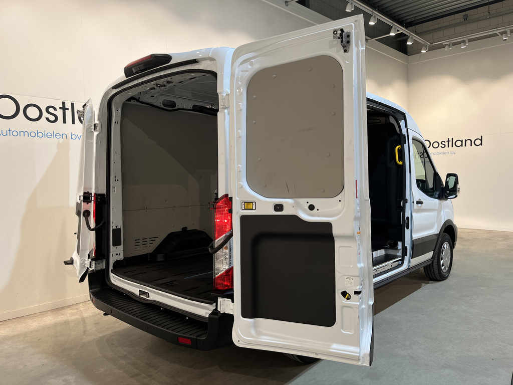 Ford E-Transit 350 L2H2 Trend 68 kWh / 100% Elektrisch !! / Airco / Cruise Control / CarPlay / Camera / Navigatie / 3-Zits / 5.300 KM !! 2