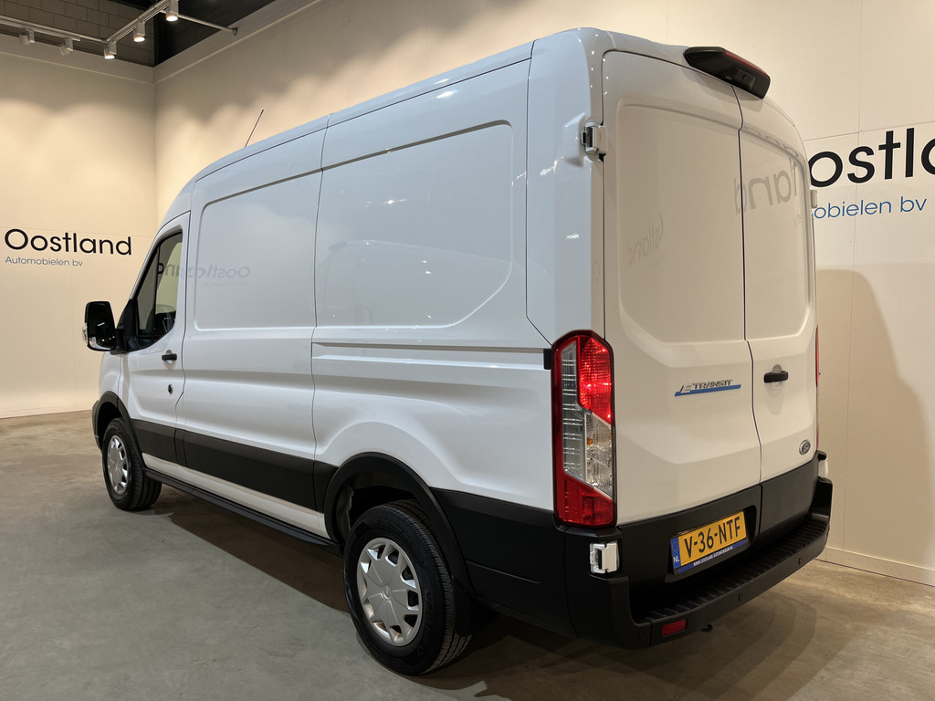 Ford E-Transit 350 L2H2 Trend 68 kWh / 100% Elektrisch !! / Airco / Cruise Control / CarPlay / Camera / Navigatie / 3-Zits / 5.300 KM !! 20