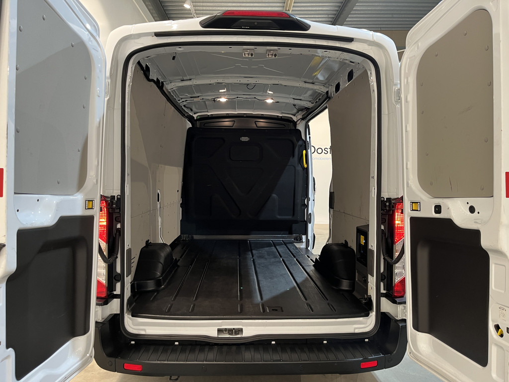 Ford E-Transit 350 L2H2 Trend 68 kWh / 100% Elektrisch !! / Airco / Cruise Control / CarPlay / Camera / Navigatie / 3-Zits / 5.300 KM !! 4