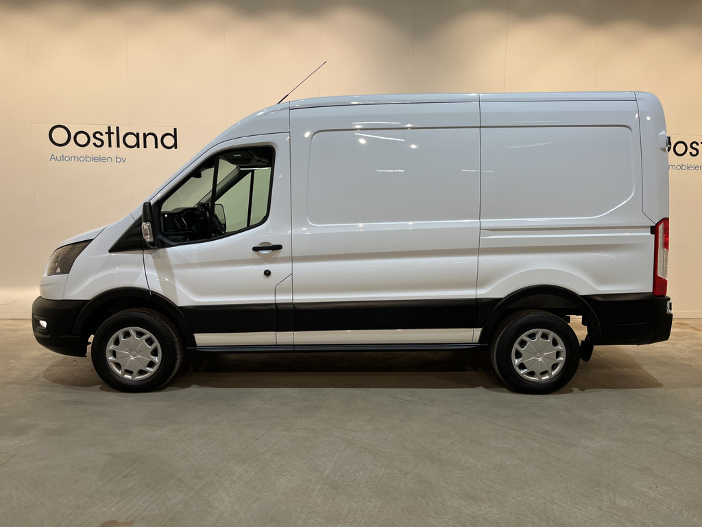 Ford E-Transit 350 L2H2 Trend 68 kWh 184 PK / 100% Elektrisch !! / Airco / Cruise Control / CarPlay / Camera / Navigatie / 3-Zits / 10.350 KM !! 4
