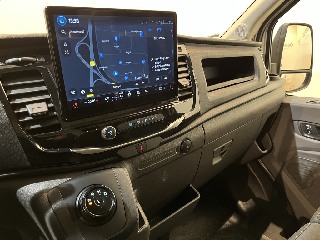Ford E-Transit 350 L2H2 Trend 68 kWh 184 PK / 100% Elektrisch !! / Airco / Cruise Control / CarPlay / Camera / Navigatie / 3-Zits / 10.350 KM !! 7