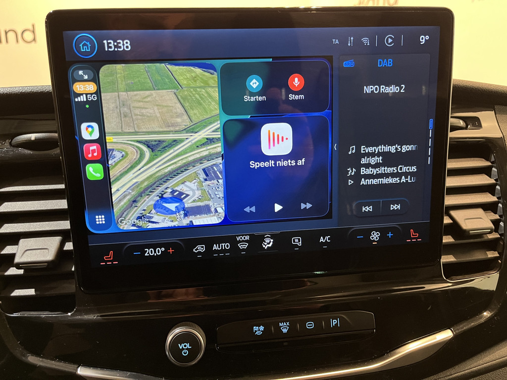 Ford E-Transit 350 L2H2 Trend 68 kWh 184 PK / 100% Elektrisch !! / Airco / Cruise Control / CarPlay / Camera / Navigatie / 3-Zits / 10.350 KM !! 9