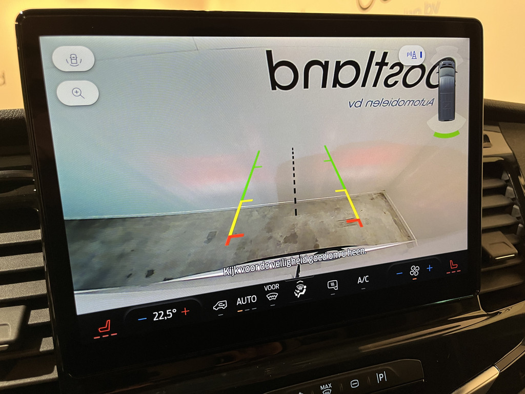 Ford E-Transit 350 L2H2 Trend 68 kWh 184 PK / 100% Elektrisch !! / Airco / Cruise Control / CarPlay / Camera / Navigatie / 3-Zits / 12.200 KM !! 10