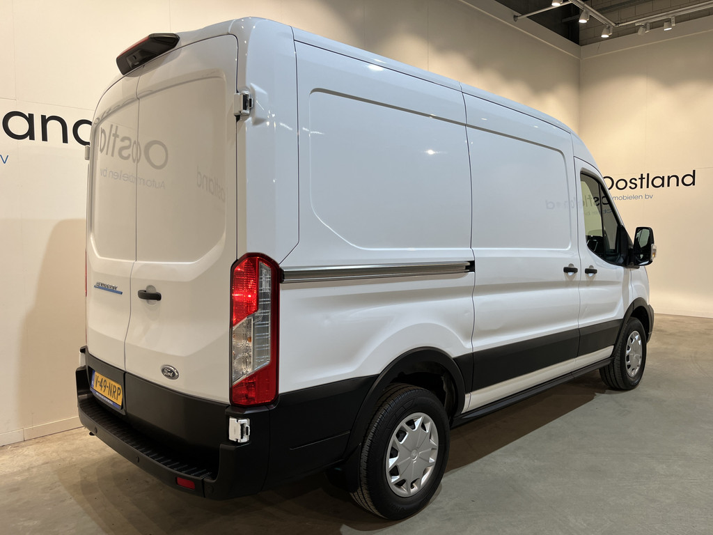 Ford E-Transit 350 L2H2 Trend 68 kWh 184 PK / 100% Elektrisch !! / Airco / Cruise Control / CarPlay / Camera / Navigatie / 3-Zits / 12.200 KM !! 20