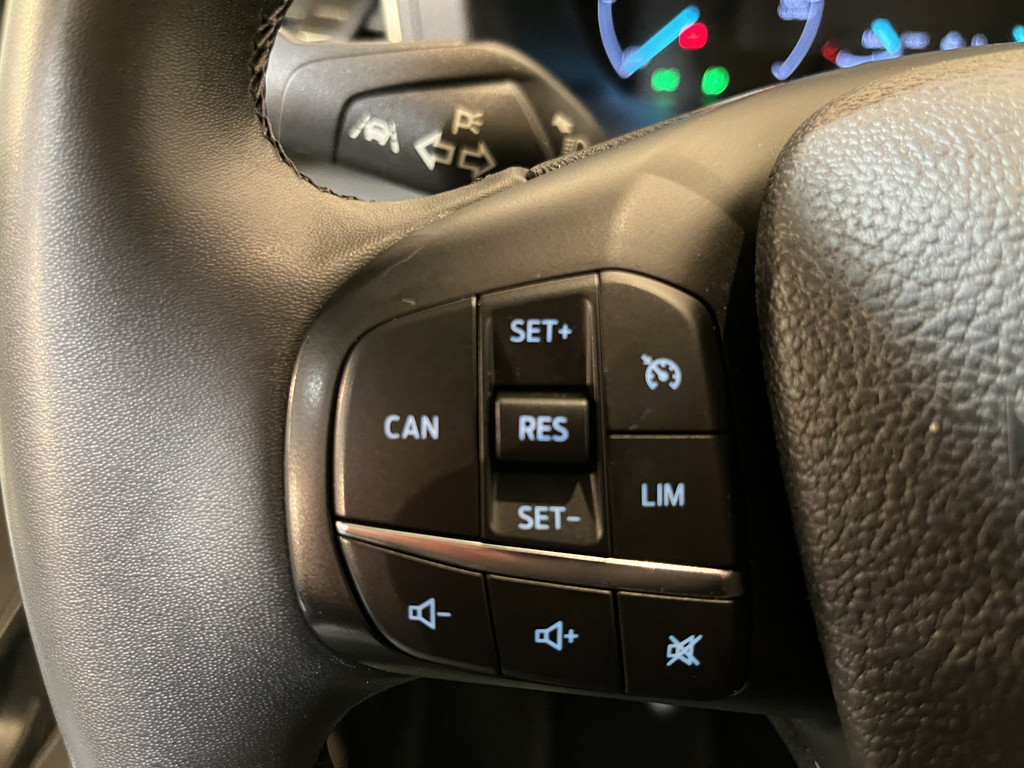 Ford E-Transit 350 L2H2 Trend 89 kWh / 100% Elektrisch !! / Airco / Cruise Control / CarPlay / Camera / Navigatie / 3-Zits / 11.000 KM !! 17