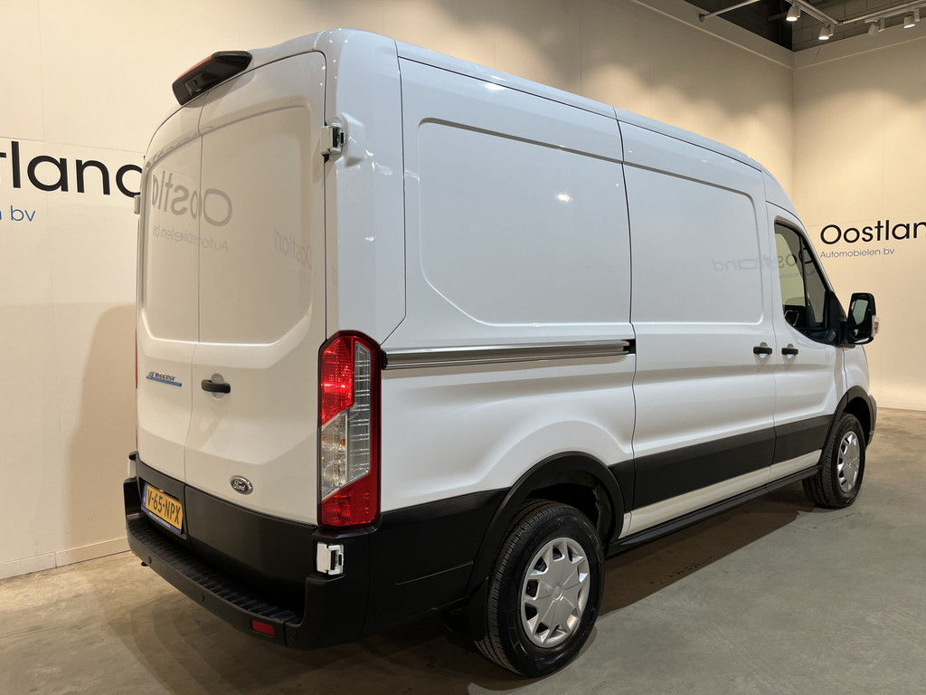 Ford E-Transit 350 L2H2 Trend 89 kWh / 100% Elektrisch !! / Airco / Cruise Control / CarPlay / Camera / Navigatie / 3-Zits / 11.000 KM !! 21