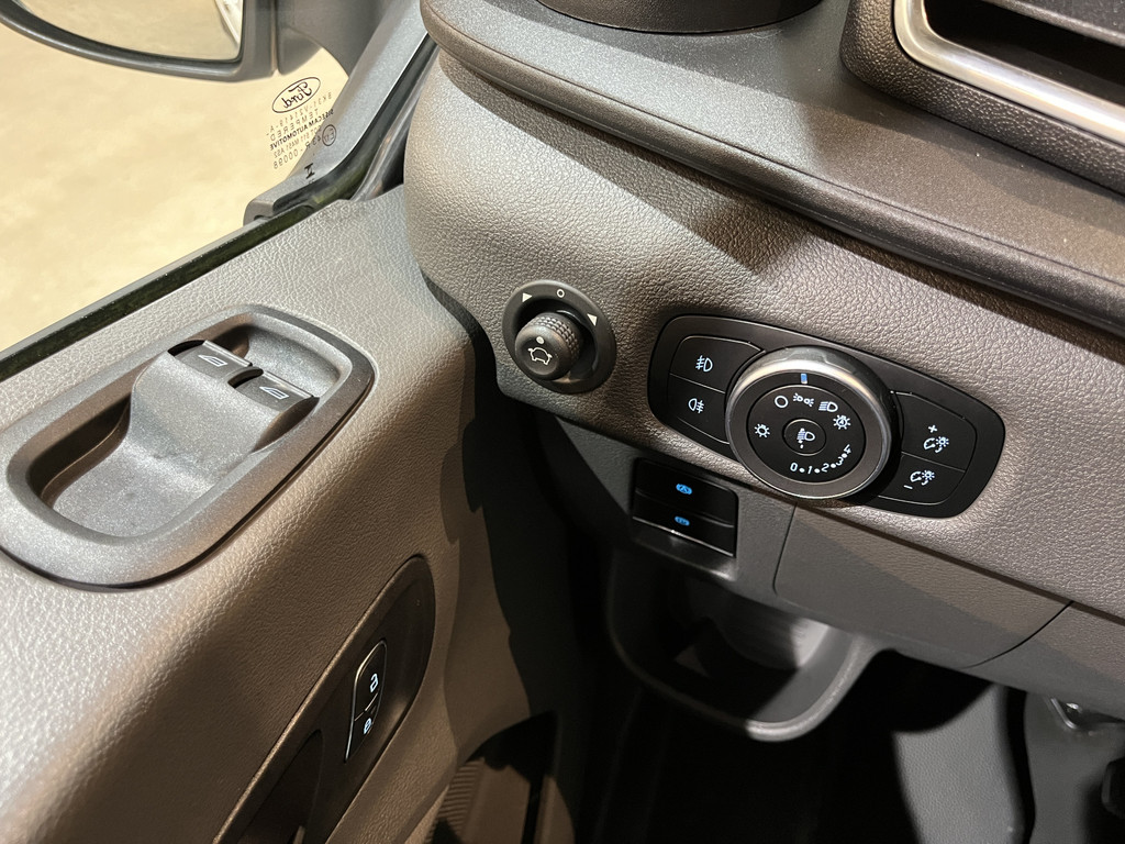 Ford E-Transit 390 (3500 kg) L2H2 Trend 68 kWh / 100% Elektrisch !! / Airco / Cruise Control / CarPlay / Camera / Navigatie / 3-Zits / 1.300 KM !! 13