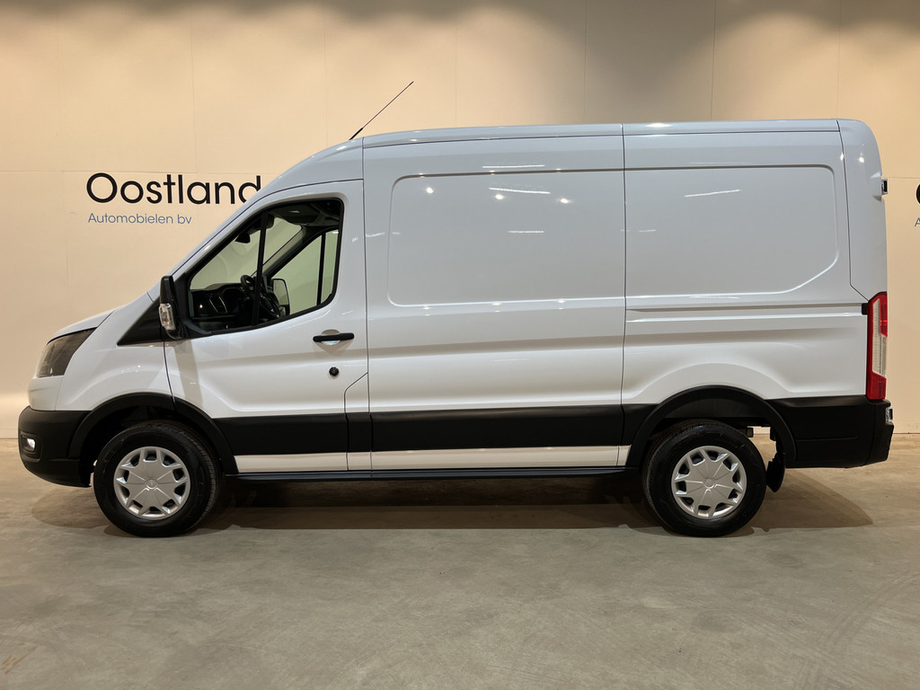 Ford E-Transit 390 (3500 kg) L2H2 Trend 68 kWh / 100% Elektrisch !! / Airco / Cruise Control / CarPlay / Camera / Navigatie / 3-Zits / 1.300 KM !! 4
