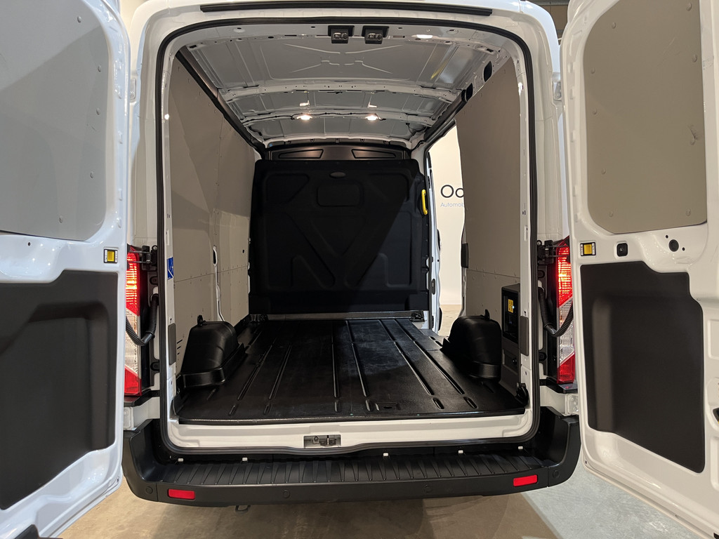 Ford E-Transit 390 (3500 kg) L2H2 Trend 68 kWh / 100% Elektrisch !! / Airco / Cruise Control / CarPlay / Camera / Navigatie / 3-Zits / 1.300 KM !! 5