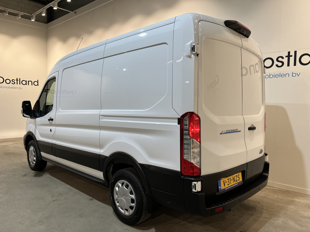 Ford E-Transit 390 (3500 kg) L2H2 Trend 68 kWh / 100% Elektrisch !! / Airco / Cruise Control / CarPlay / Camera / Navigatie / 3-Zits / 13.850 KM !! 16