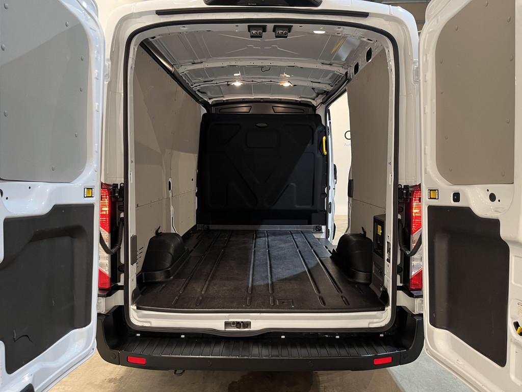 Ford E-Transit 390 (3500 kg) L2H2 Trend 68 kWh / 100% Elektrisch !! / Airco / Cruise Control / CarPlay / Camera / Navigatie / 3-Zits / 13.850 KM !! 5