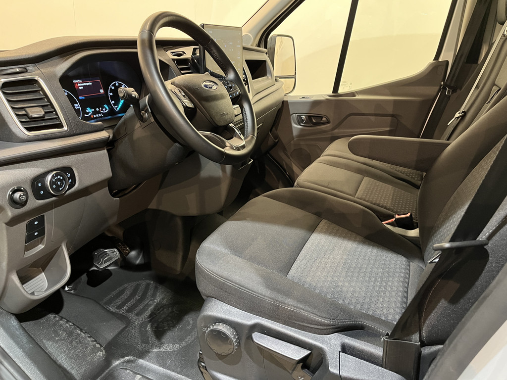 Ford E-Transit 390 (3500 kg) L2H2 Trend 68 kWh / 100% Elektrisch !! / Airco / Cruise Control / CarPlay / Camera / Navigatie / 3-Zits / 13.850 KM !! 6