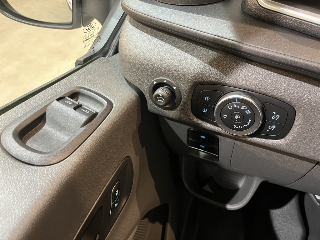 Ford E-Transit 390 (3500 kg) L2H2 Trend 68 kWh / 100% Elektrisch !! / Airco / Cruise Control / CarPlay / Camera / Navigatie / 3-Zits / 4.000 KM !! 14