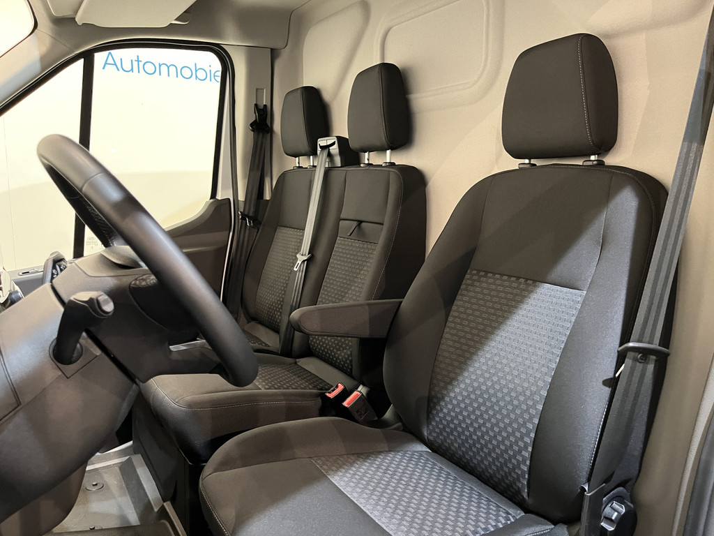 Ford E-Transit L2H2 Trend 68 kWh 184 PK / 100% Elektrisch !! / Airco / Cruise Control / CarPlay / Camera / Navigatie / 3-Zits / 11.750 KM !! 8