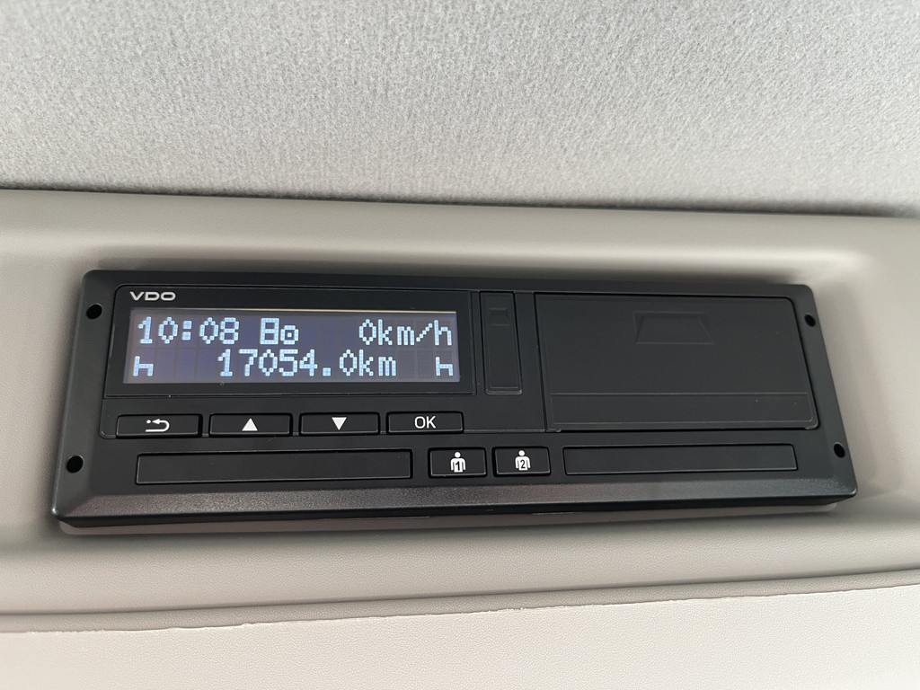 Ford E-Transit L2H2 Trend 68 kWh 184 PK / 100% Elektrisch !! / Airco / Cruise Control / CarPlay / Camera / Navigatie / 3-Zits / 17.000 KM !! 16