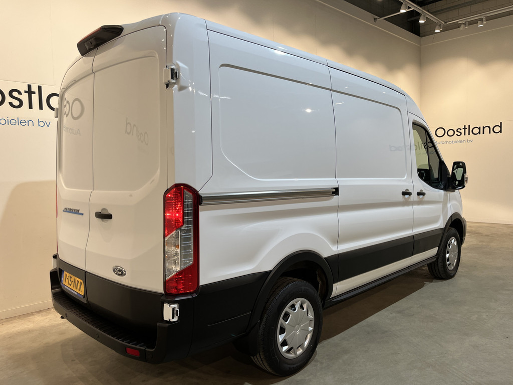 Ford E-Transit L2H2 Trend 68 kWh 184 PK / 100% Elektrisch !! / Airco / Cruise Control / CarPlay / Camera / Navigatie / 3-Zits / 17.000 KM !! 21