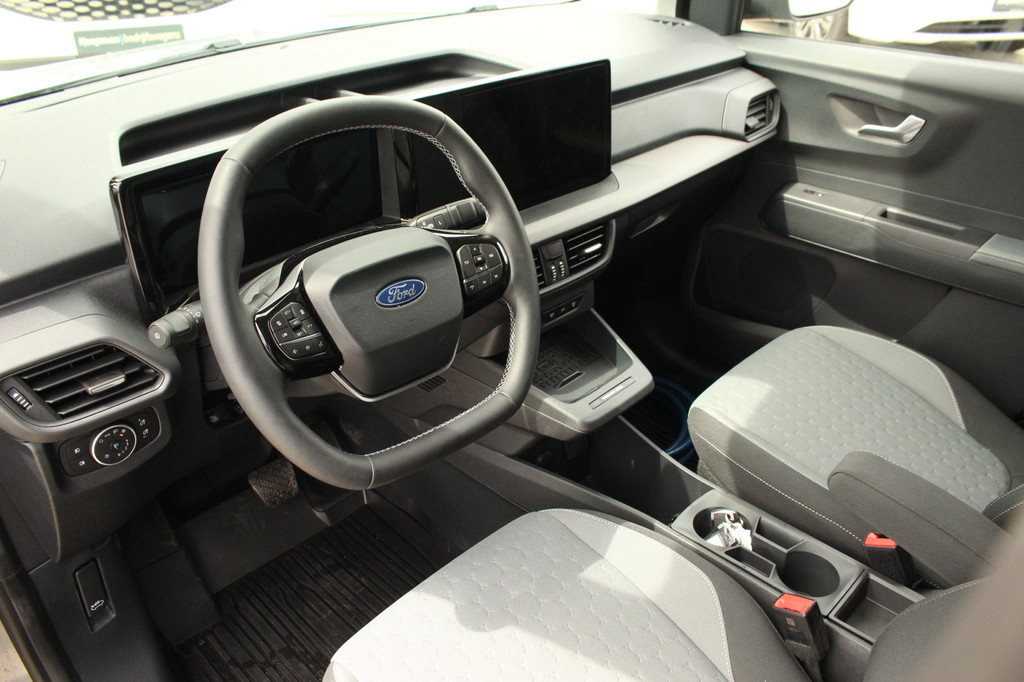 Ford E-Transit Courier Limited | 44kWh | 100kW/136pk | Trekhaak | Camera | Carplay/Android | Lease 501,- p/m 14