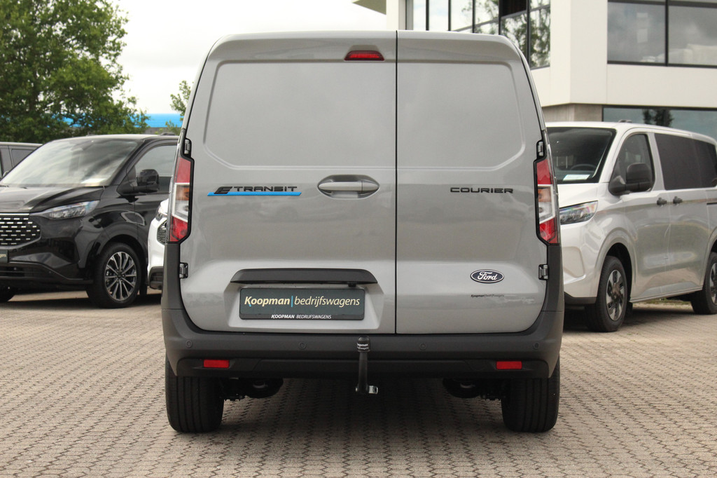 Ford E-Transit Courier Limited | 44kWh | 100kW/136pk | Trekhaak | Camera | Carplay/Android | Lease 501,- p/m 7