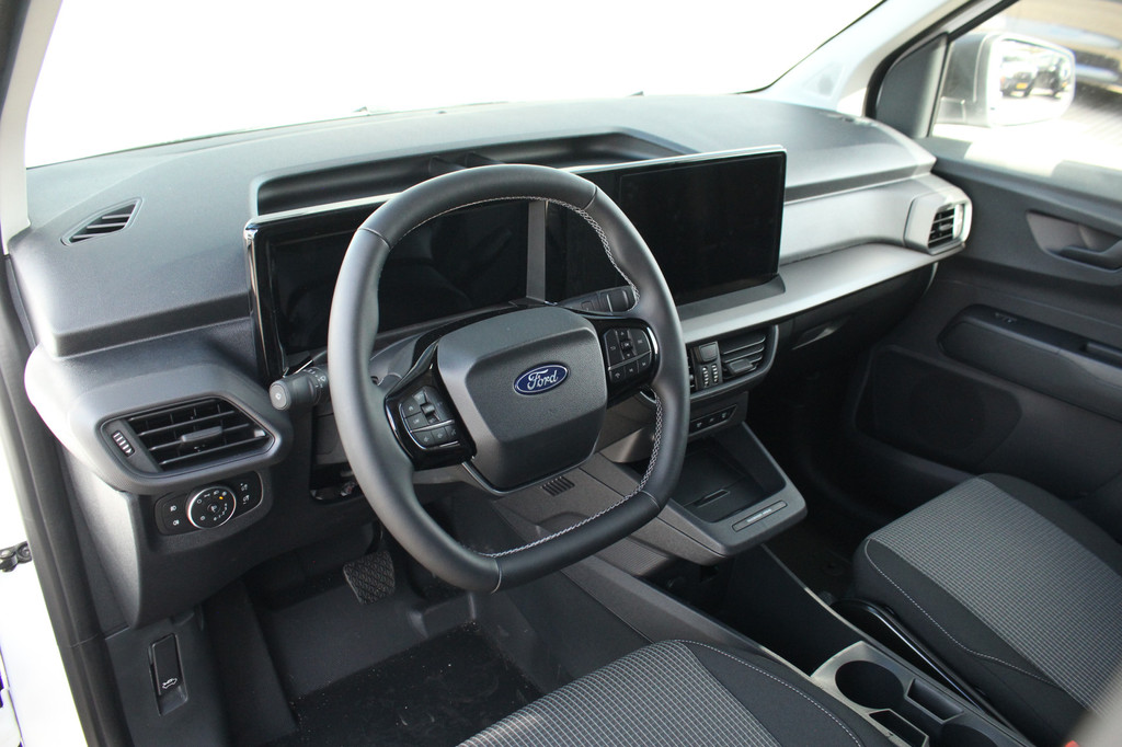 Ford E-Transit Courier Trend | 44kWh | 100kW/136pk | Rijbereik 293km | Winterpack | Camera | Cruise | Sync 4 13 | Carplay/Android | Lease 466,- p/m 13