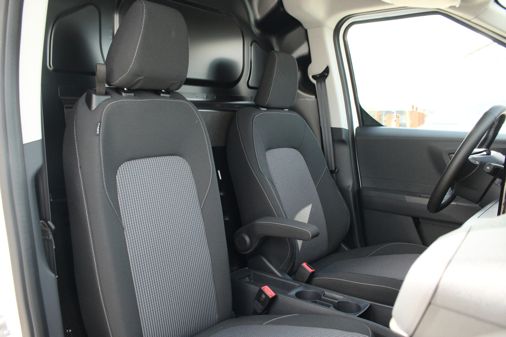 Ford E-Transit Courier Trend | 44kWh | 100kW/136pk | Rijbereik 293km | Winterpack | Camera | Cruise | Sync 4 13 | Carplay/Android | Lease 466,- p/m 16