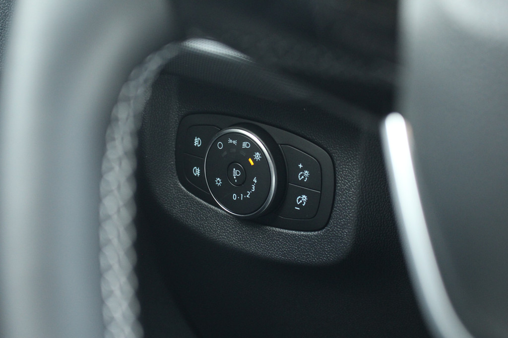 Ford E-Transit Courier Trend | 44kWh | 100kW/136pk | Rijbereik 293km | Winterpack | Camera | Cruise | Sync 4 13 | Carplay/Android | Lease 466,- p/m 19
