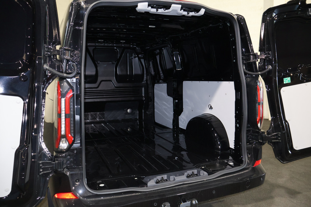 Ford E-Transit Cust. 320 L2 H1 Limited 65 kWh 218pk 2x Schuifdeur Trekhaak B&O Audio 13