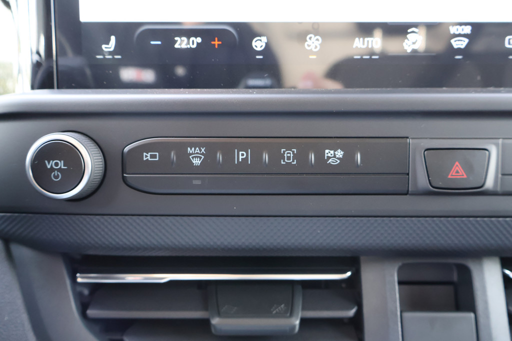 Ford E-Transit Cust. 320 L2 H1 Limited 65 kWh 218pk Trekhaak B&O Audio 12