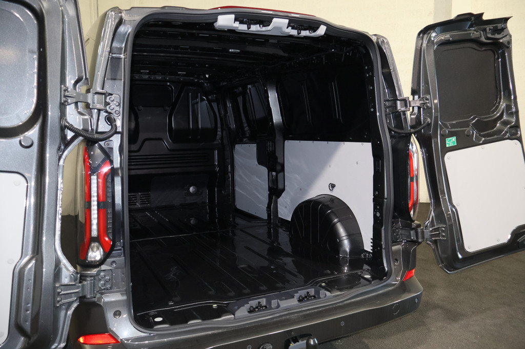 Ford E-Transit Cust. 320 L2 H1 Limited 65 kWh 218pk Trekhaak B&O Audio 14