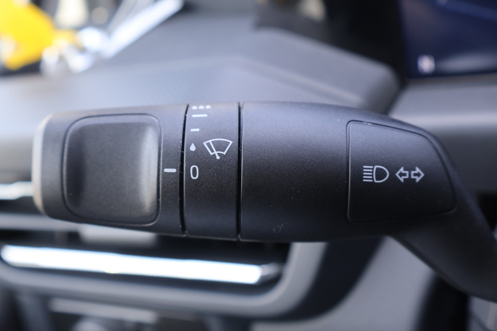 Ford E-Transit Cust. 320 L2 H1 Limited 65 kWh 218pk Trekhaak B&O Audio 15