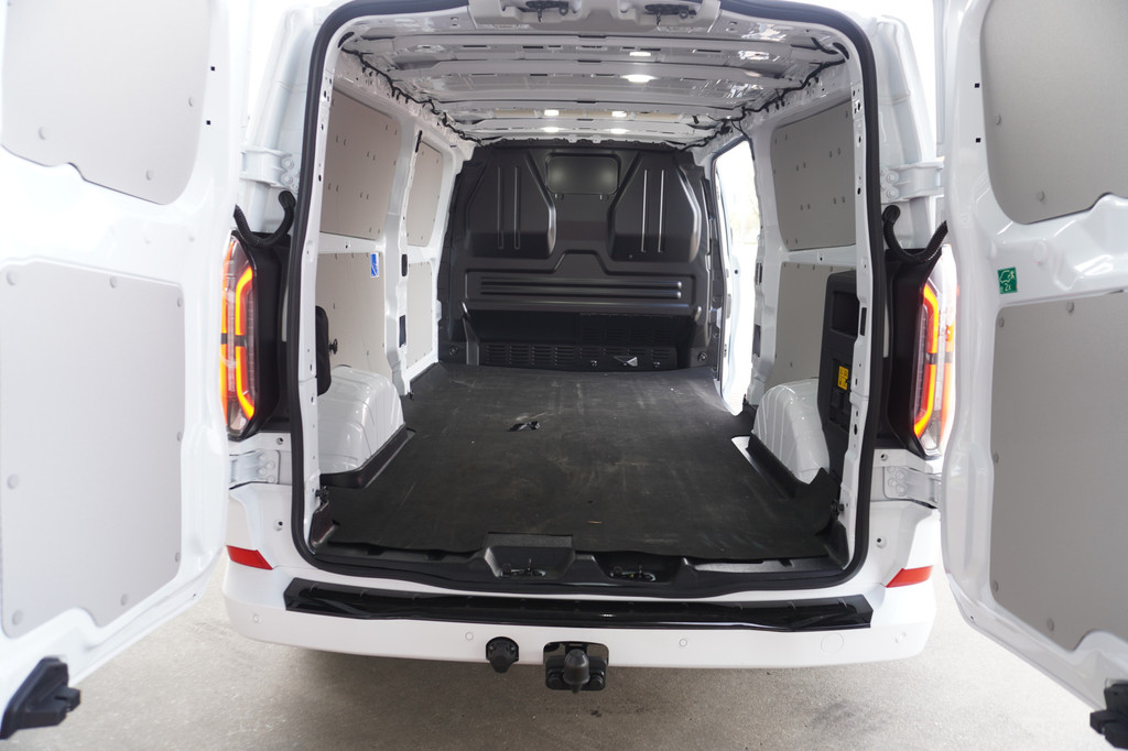 Ford E-Transit Cust. 320L L2H1 Limited 65 kWh 160KW/218PK Automaat met POWERPACK Nr. V029 | Airco | Cruise | Apple CP| 20LM velgen | Trekhaak | Spoilers DEMO 10