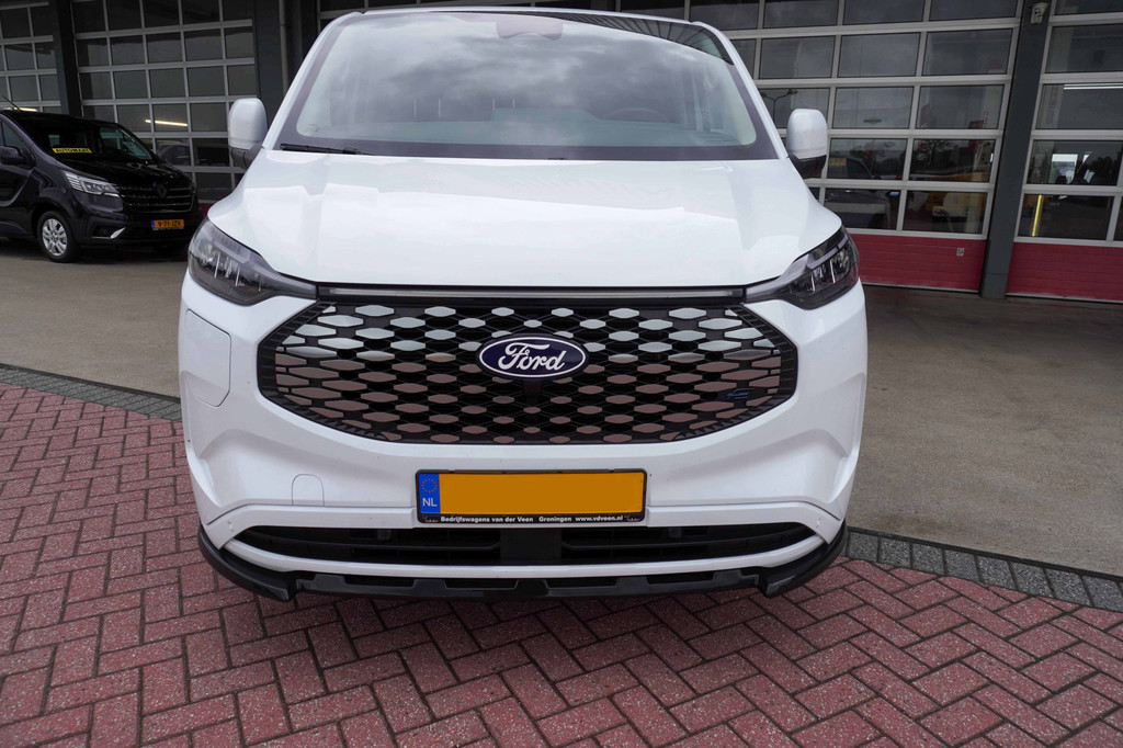 Ford E-Transit Cust. 320L L2H1 Limited 65 kWh 160KW/218PK Automaat met POWERPACK Nr. V029 | Airco | Cruise | Apple CP| 20LM velgen | Trekhaak | Spoilers DEMO 8